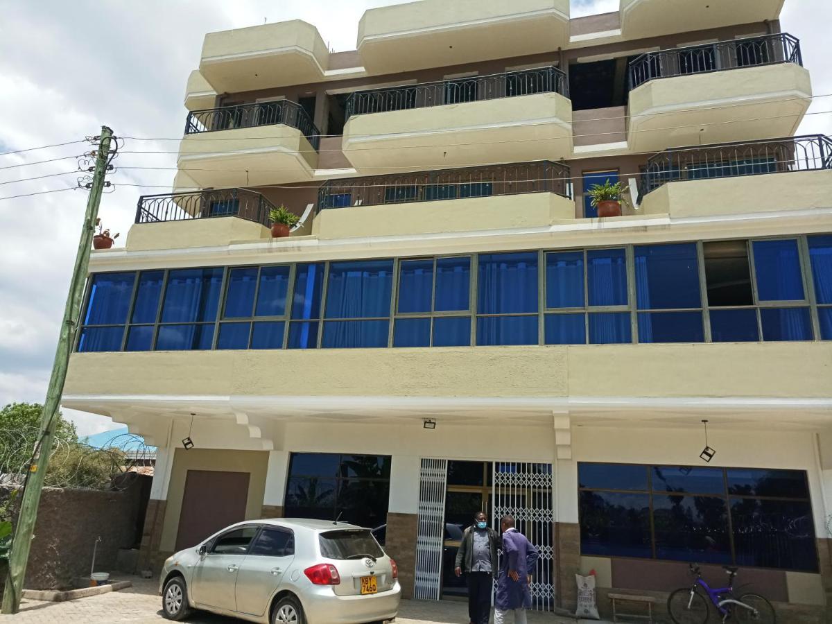 Hotel Taji Nanyuki Buitenkant foto