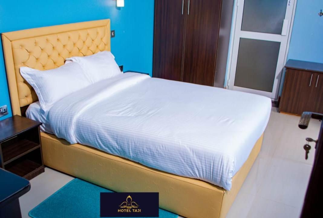 Hotel Taji Nanyuki Buitenkant foto