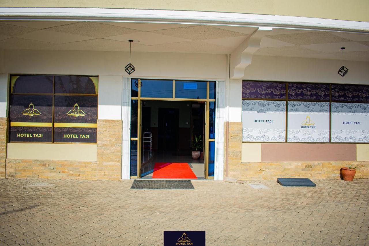 Hotel Taji Nanyuki Buitenkant foto