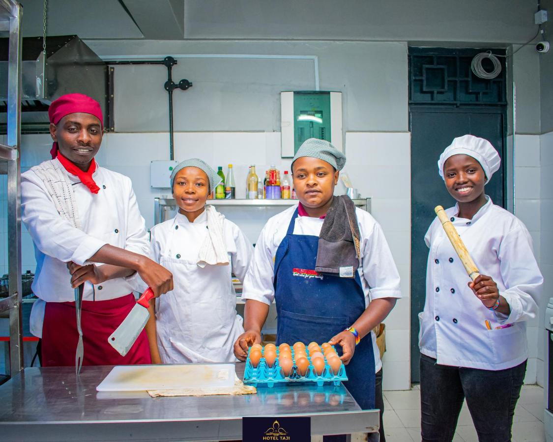 Hotel Taji Nanyuki Buitenkant foto